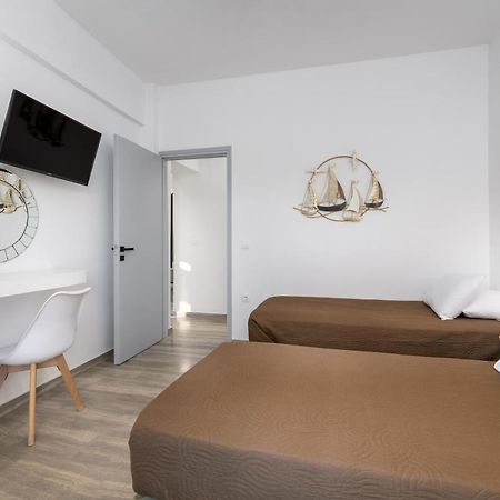 Christianna & George Luxury Hot Tub Apartment Fira  Esterno foto