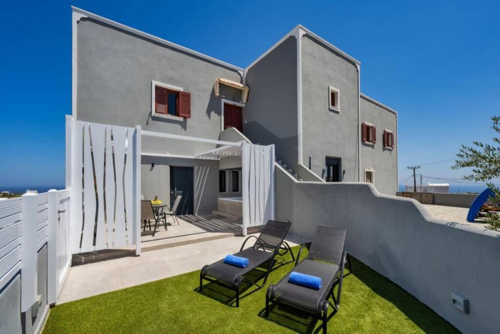 Christianna & George Luxury Hot Tub Apartment Fira  Esterno foto