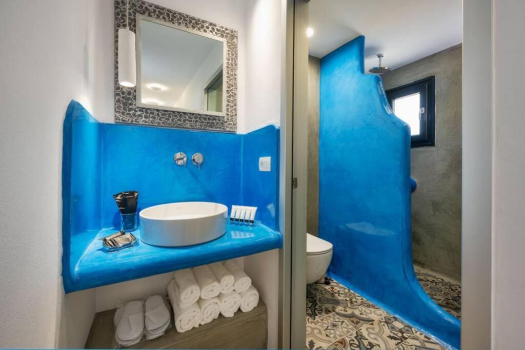 Christianna & George Luxury Hot Tub Apartment Fira  Esterno foto