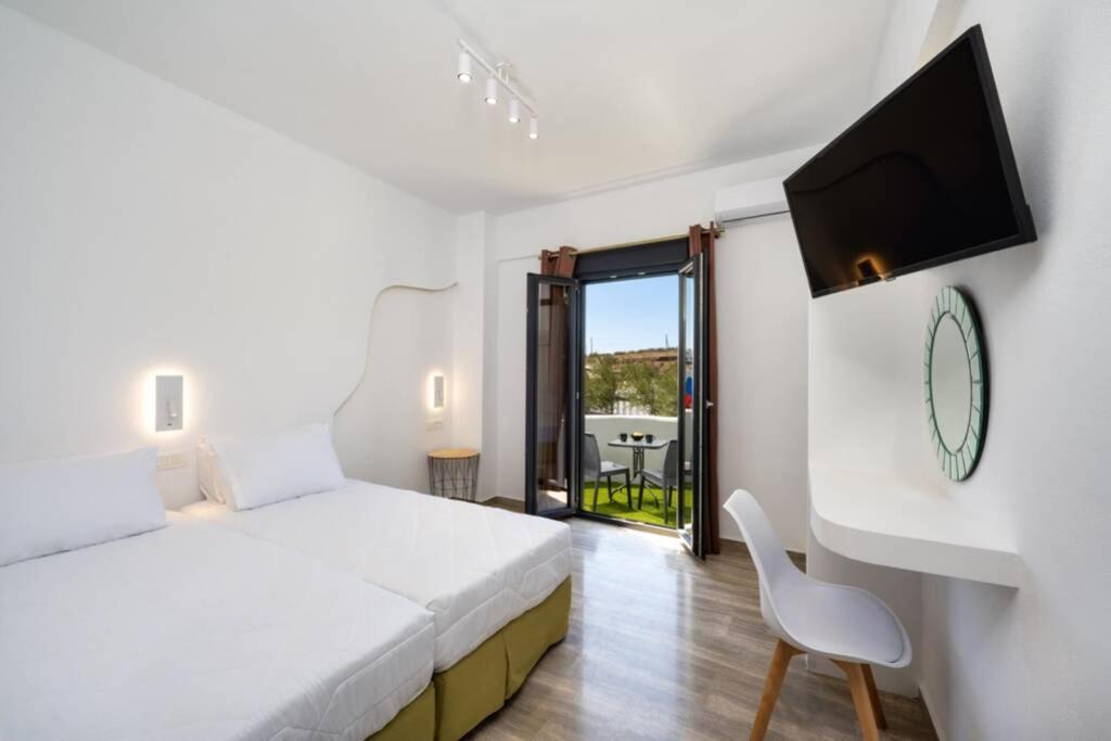 Christianna & George Luxury Hot Tub Apartment Fira  Esterno foto
