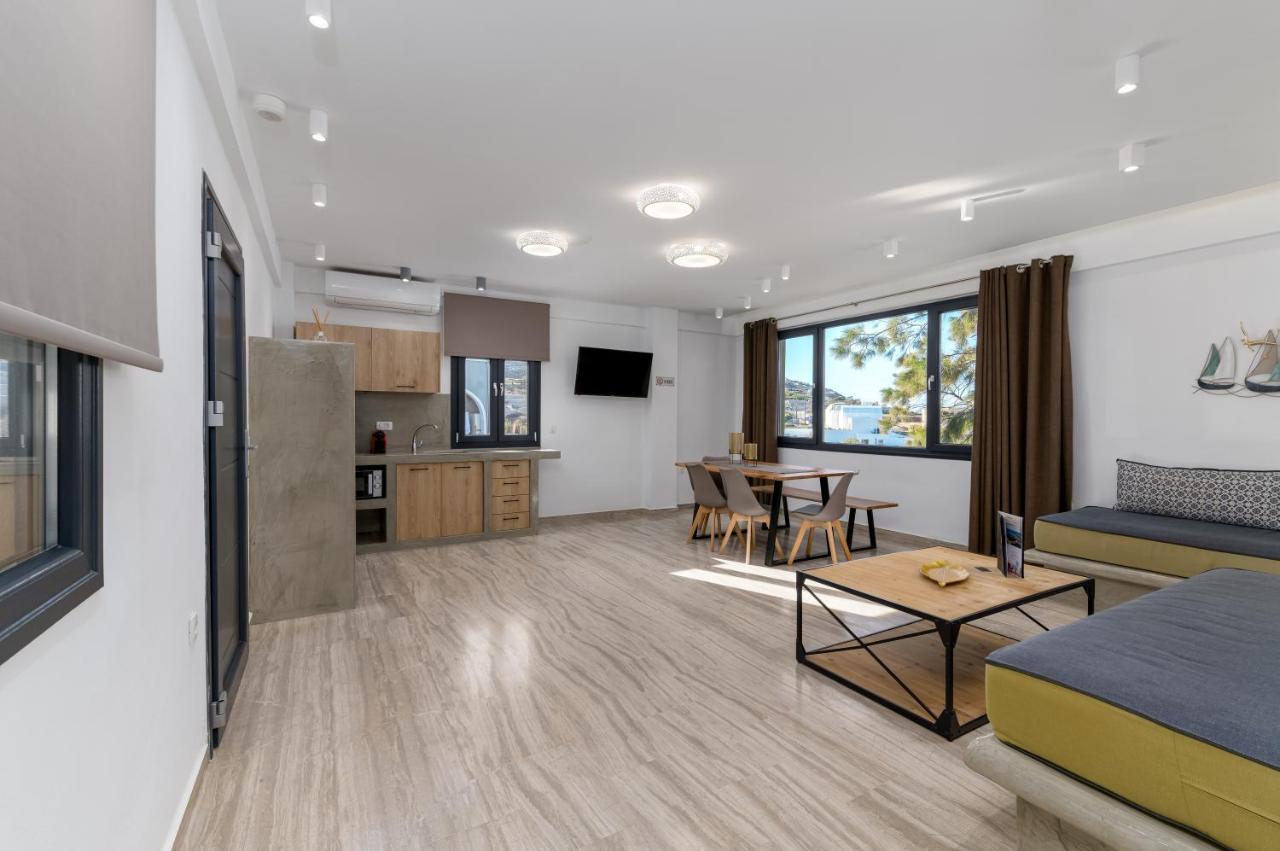 Christianna & George Luxury Hot Tub Apartment Fira  Esterno foto