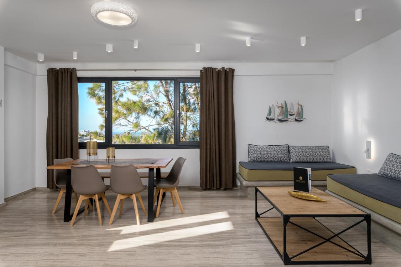 Christianna & George Luxury Hot Tub Apartment Fira  Esterno foto