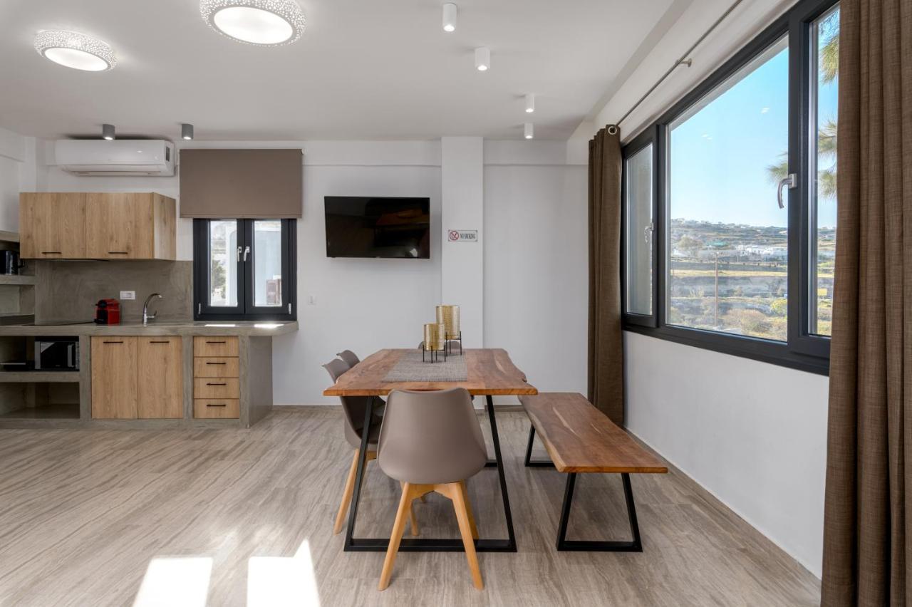 Christianna & George Luxury Hot Tub Apartment Fira  Esterno foto