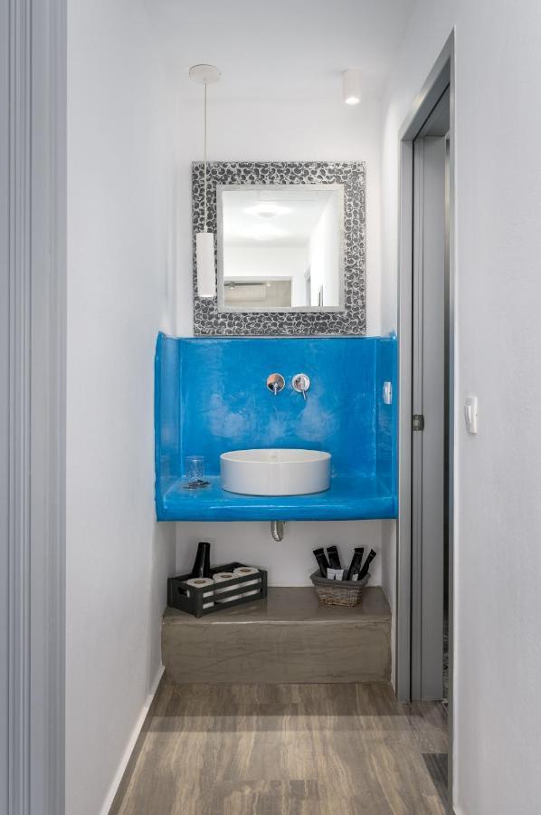 Christianna & George Luxury Hot Tub Apartment Fira  Esterno foto