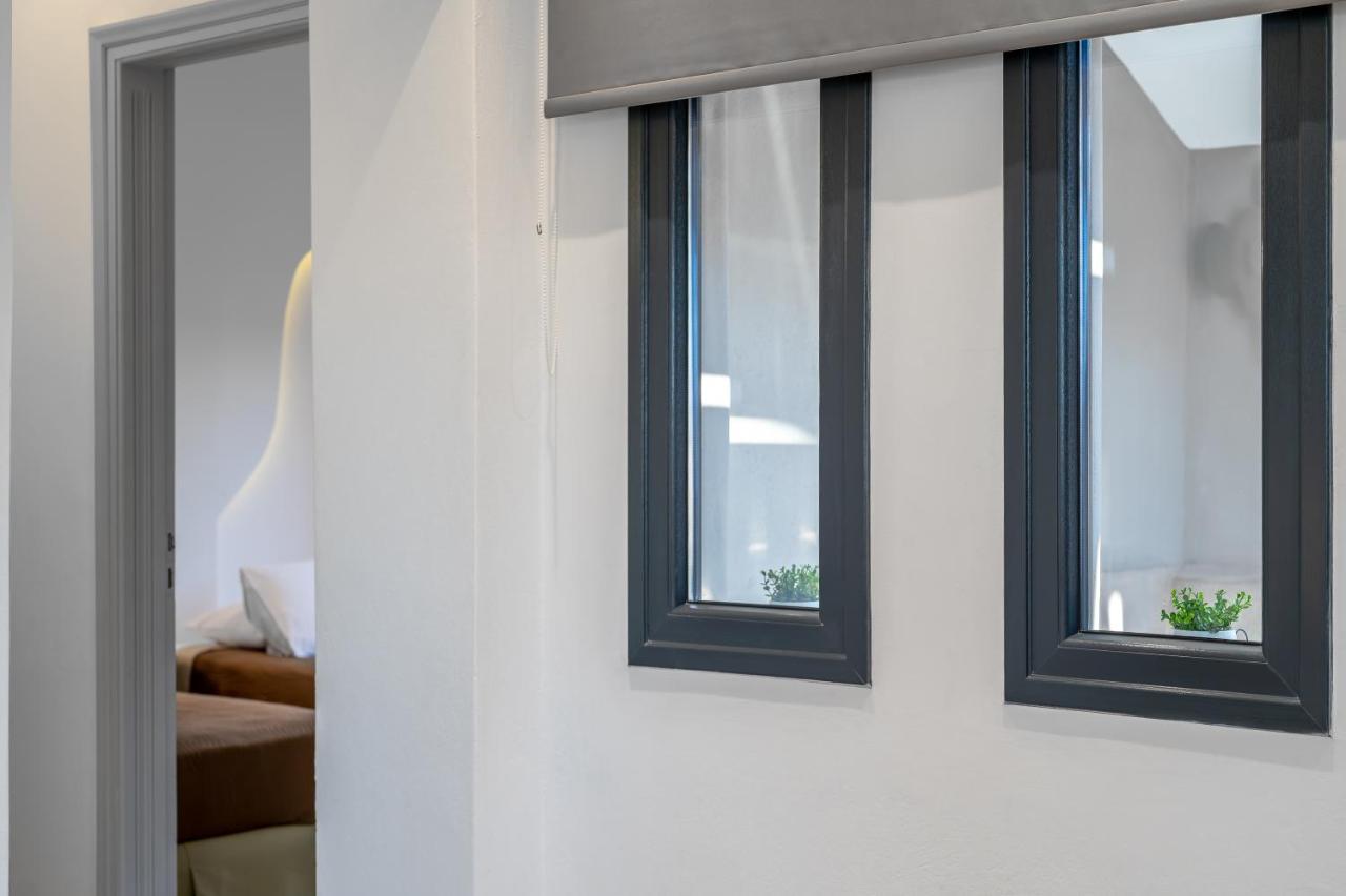 Christianna & George Luxury Hot Tub Apartment Fira  Esterno foto