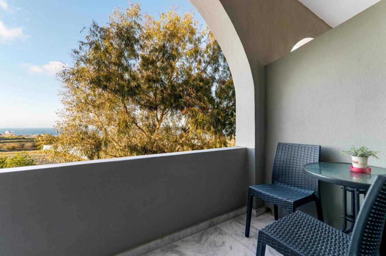 Christianna & George Luxury Hot Tub Apartment Fira  Esterno foto