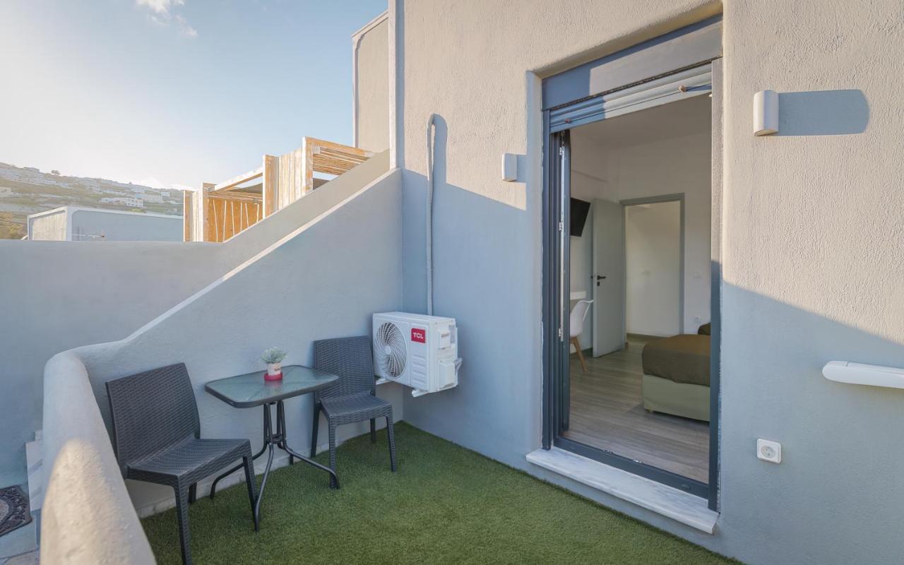Christianna & George Luxury Hot Tub Apartment Fira  Esterno foto